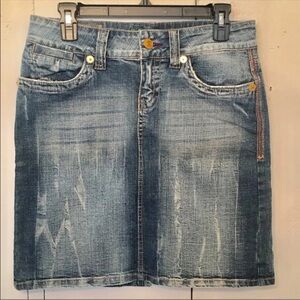 Hydraulic Distressed Jean Skirt 5/6